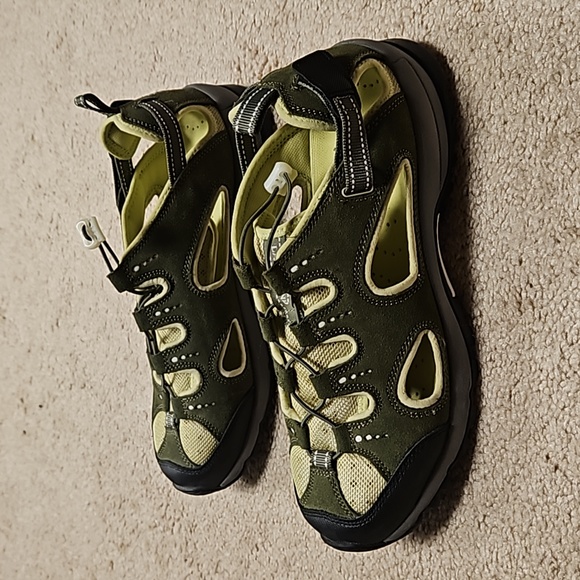 Lands' End - Olive Green - Trek Sneaker Sandal - 11 wide - brand new - slip in - Picture 4 of 6
